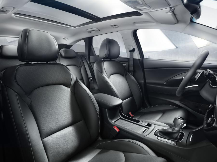 Интерьер Hyundai i30 Wagon (PD) 2017 года  (WW) (фото 12 из 45)